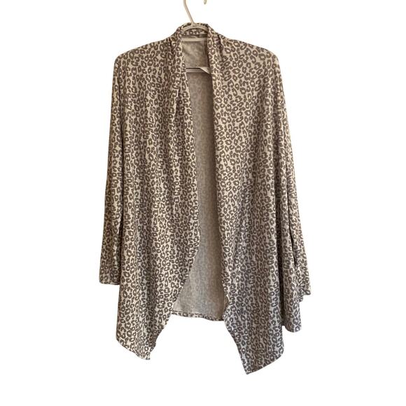 Wandering Dreams Animal Print Cardigan Grey Size M Flowy Warm - Picture 1 of 5